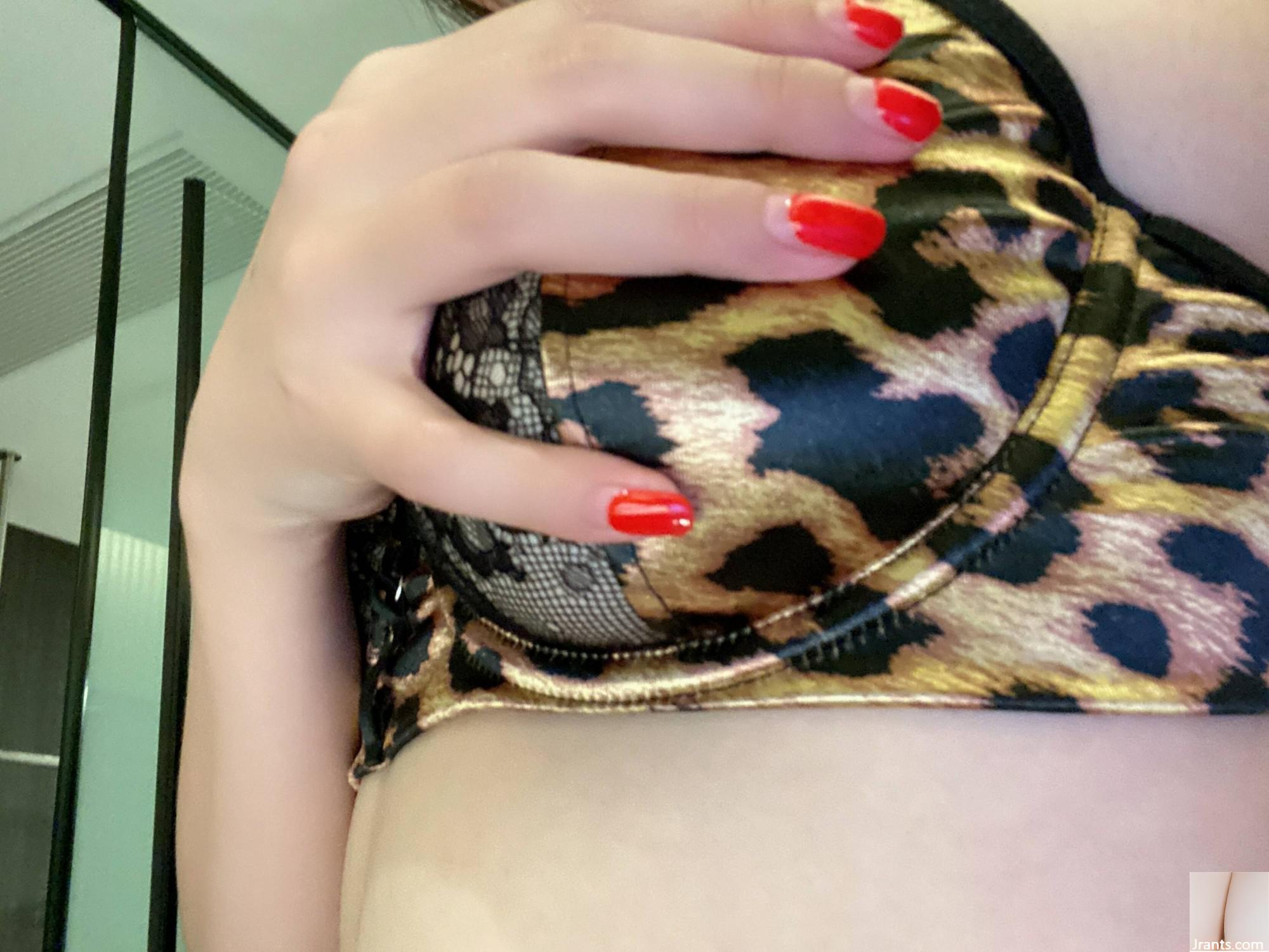 (Koleksi di Internet) Gadis-gadis kesejahteraan &#8216;Gadis susu&#8217; Lingkaran Mikro-Tutup &#8220;Leopard Print Sling&#8221; VIP Exclusive