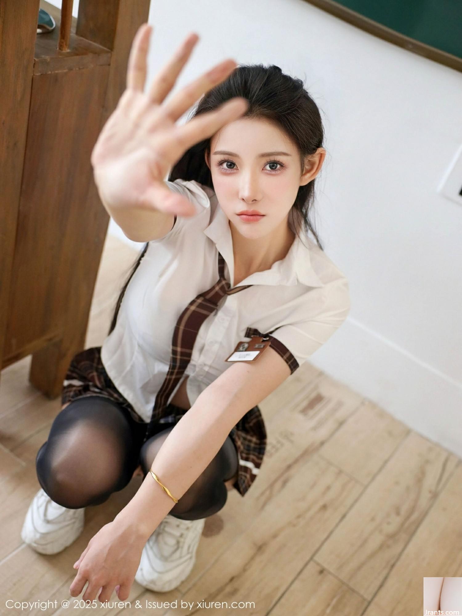 (XiuRen) 2025.07.04 No.10512 عکس نسخه کامل Li Shuang&#39;er