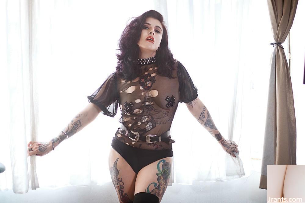 (Suicide Girls) 19 mai 2025 &#8211; Daphnep &#8211; Bright Darkness (59p)
