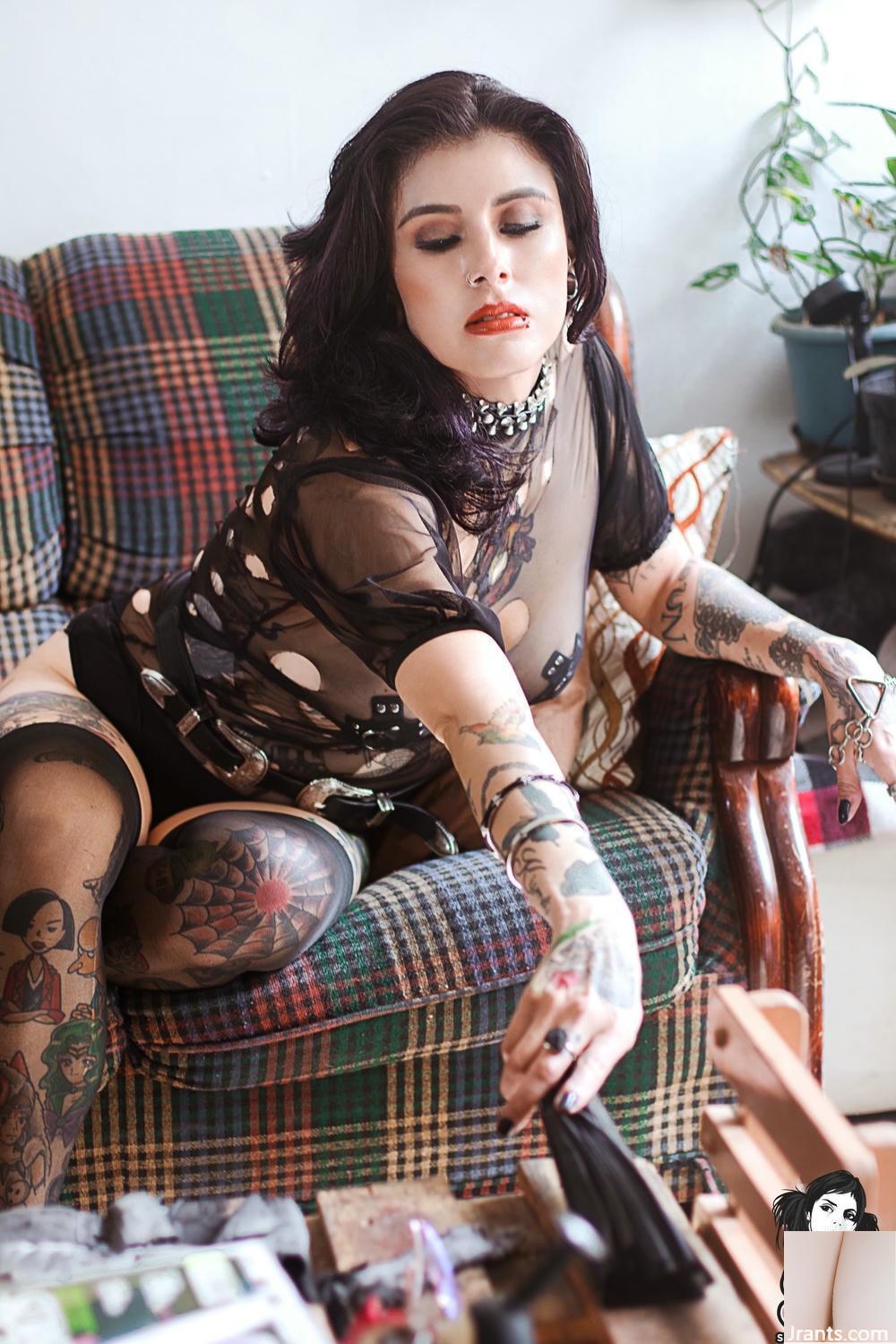 (Suicide Girls) 19 mai 2025 &#8211; Daphnep &#8211; Bright Darkness (59p)