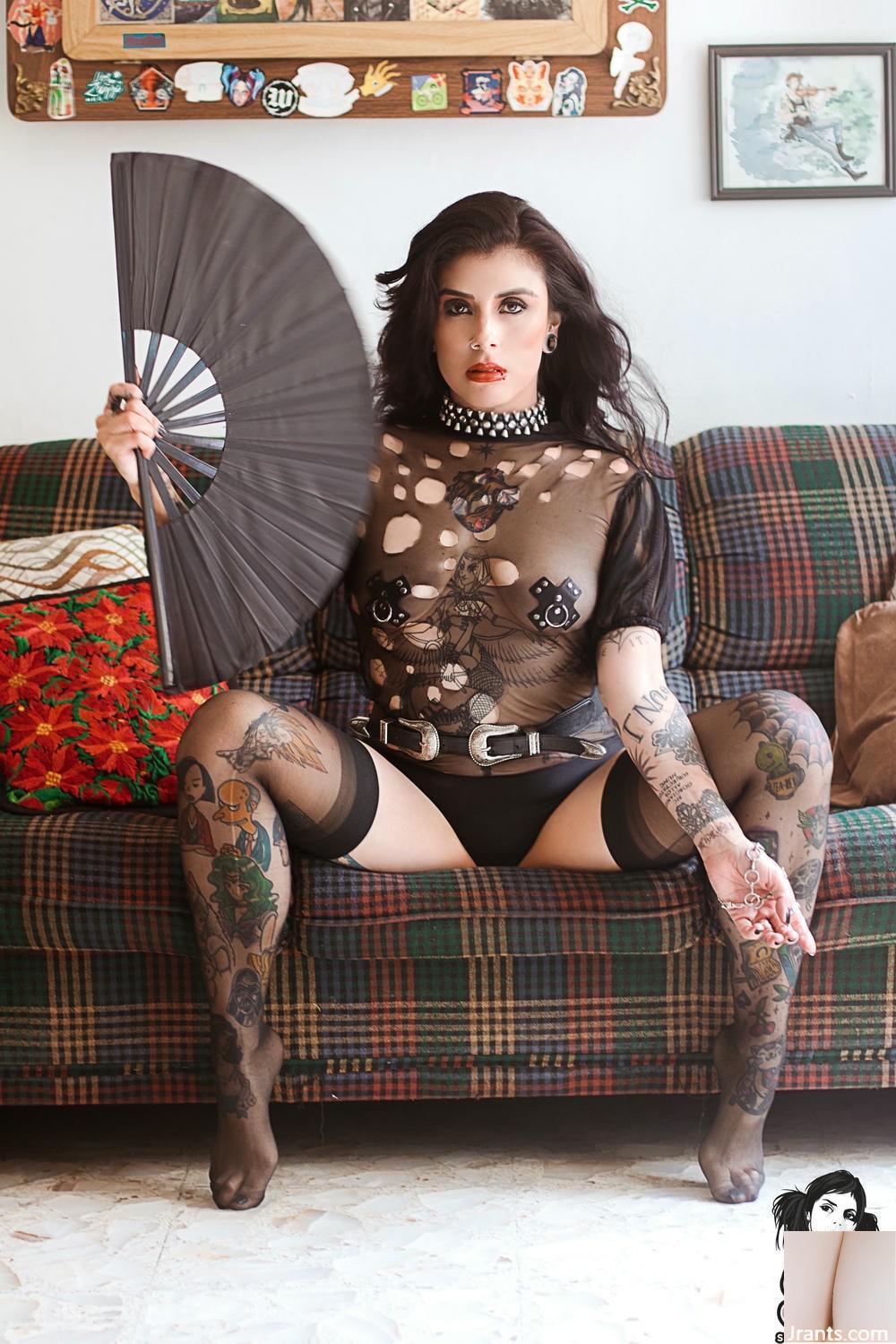 (Suicide Girls) 19 mai 2025 &#8211; Daphnep &#8211; Bright Darkness (59p)