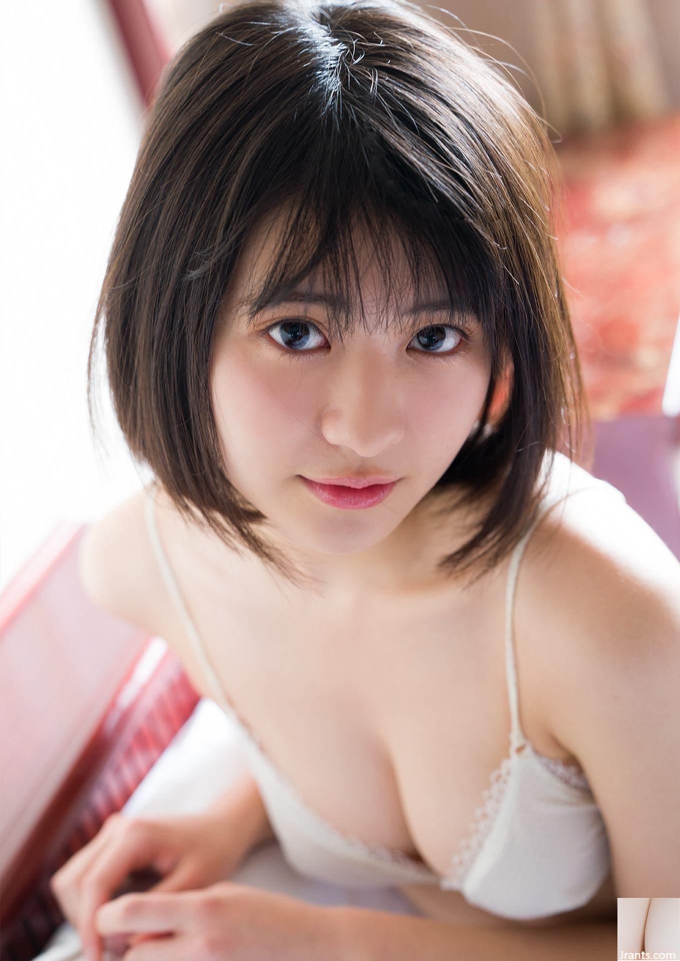 (Minami Yamada) Doux sourires pleins de tentation &#8230; l&rsquo;angle de prise de vue est mauvais (20p)