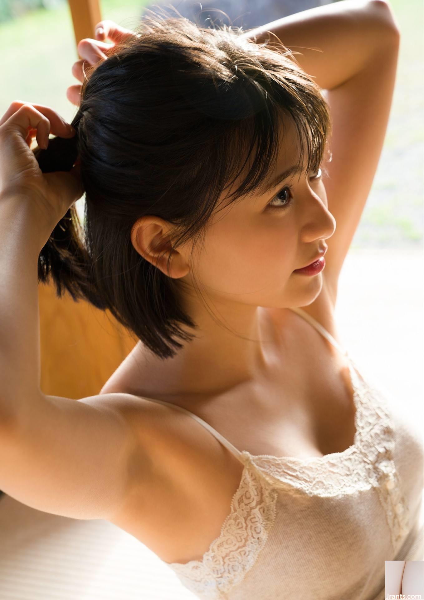 (Minami Yamada) Doux sourires pleins de tentation &#8230; l&rsquo;angle de prise de vue est mauvais (20p)
