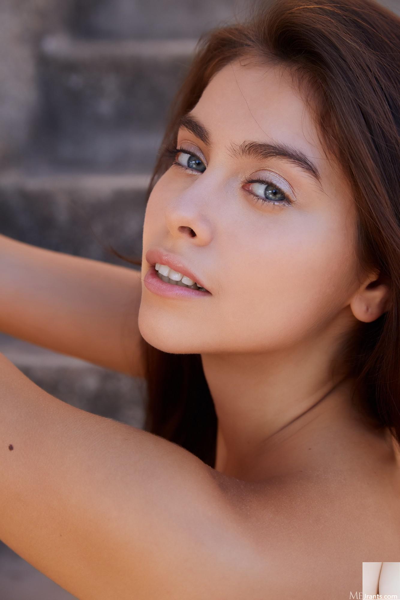 Foxy Alissa &#8211; پیراهن سفید واضح (107p)