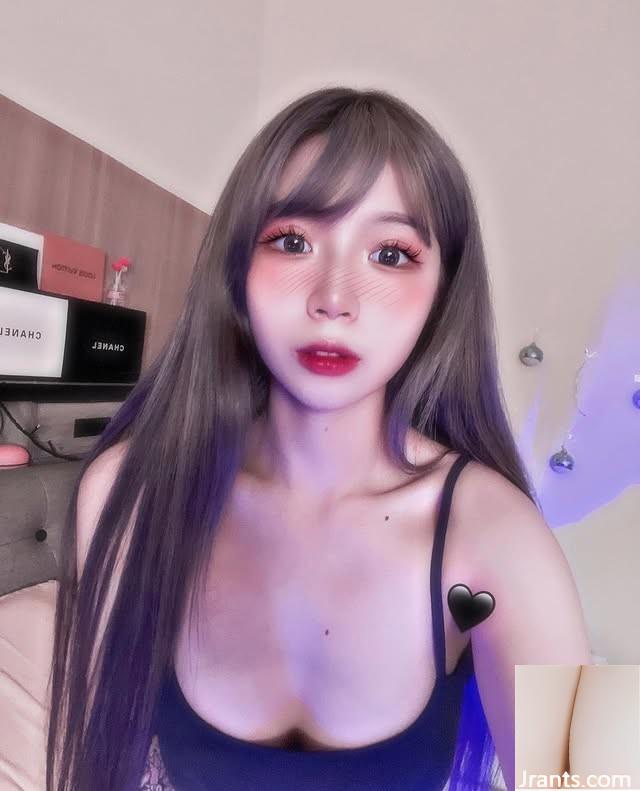 الإلهة الجميلة &#8220;Yichen&#8221; لها صدور بيضاء وجميلة وجسم جميل هو محور الجمهور (11p)