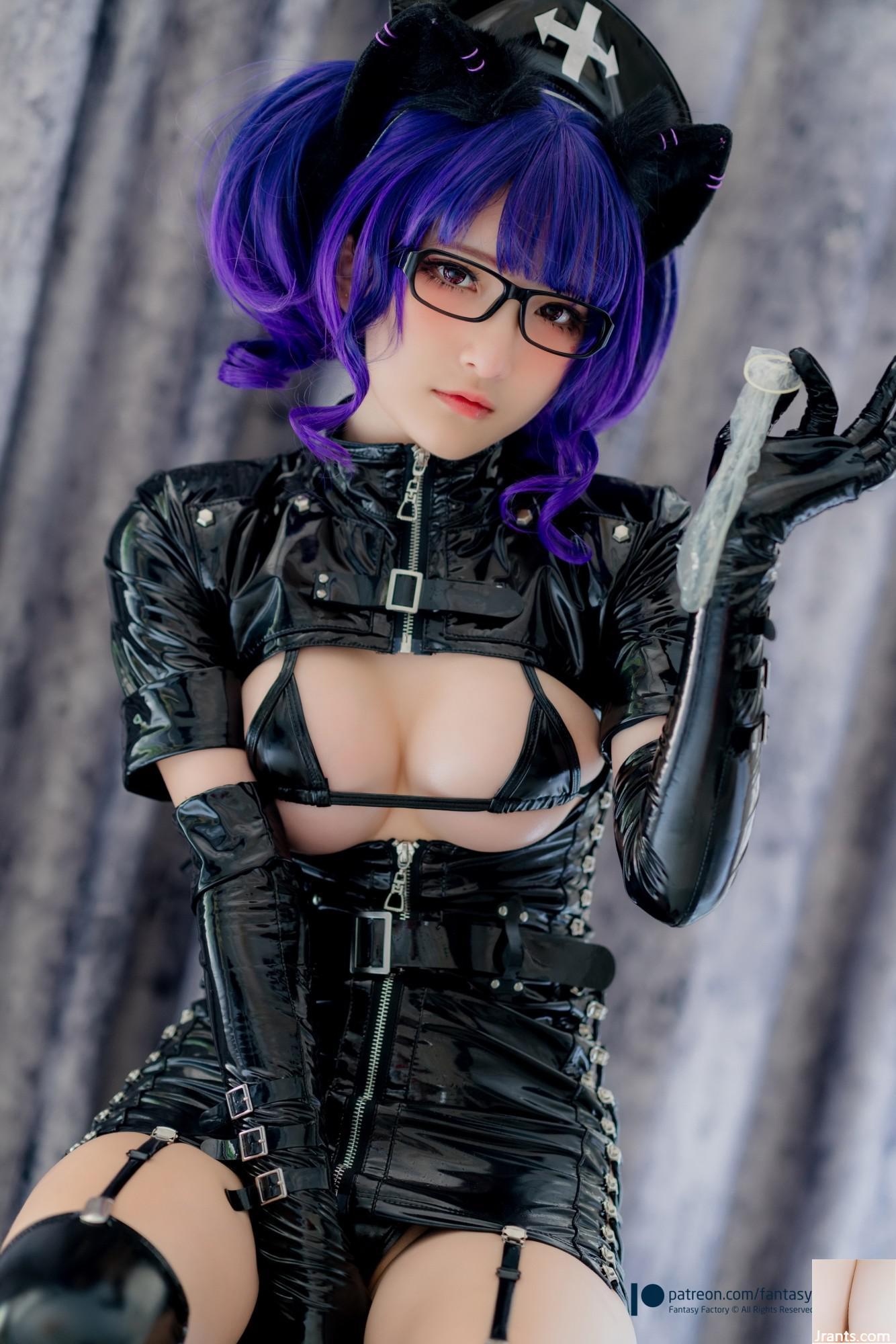 Foto Cosplay Xiao Ding &#8211; Perawat Gelap (100p)