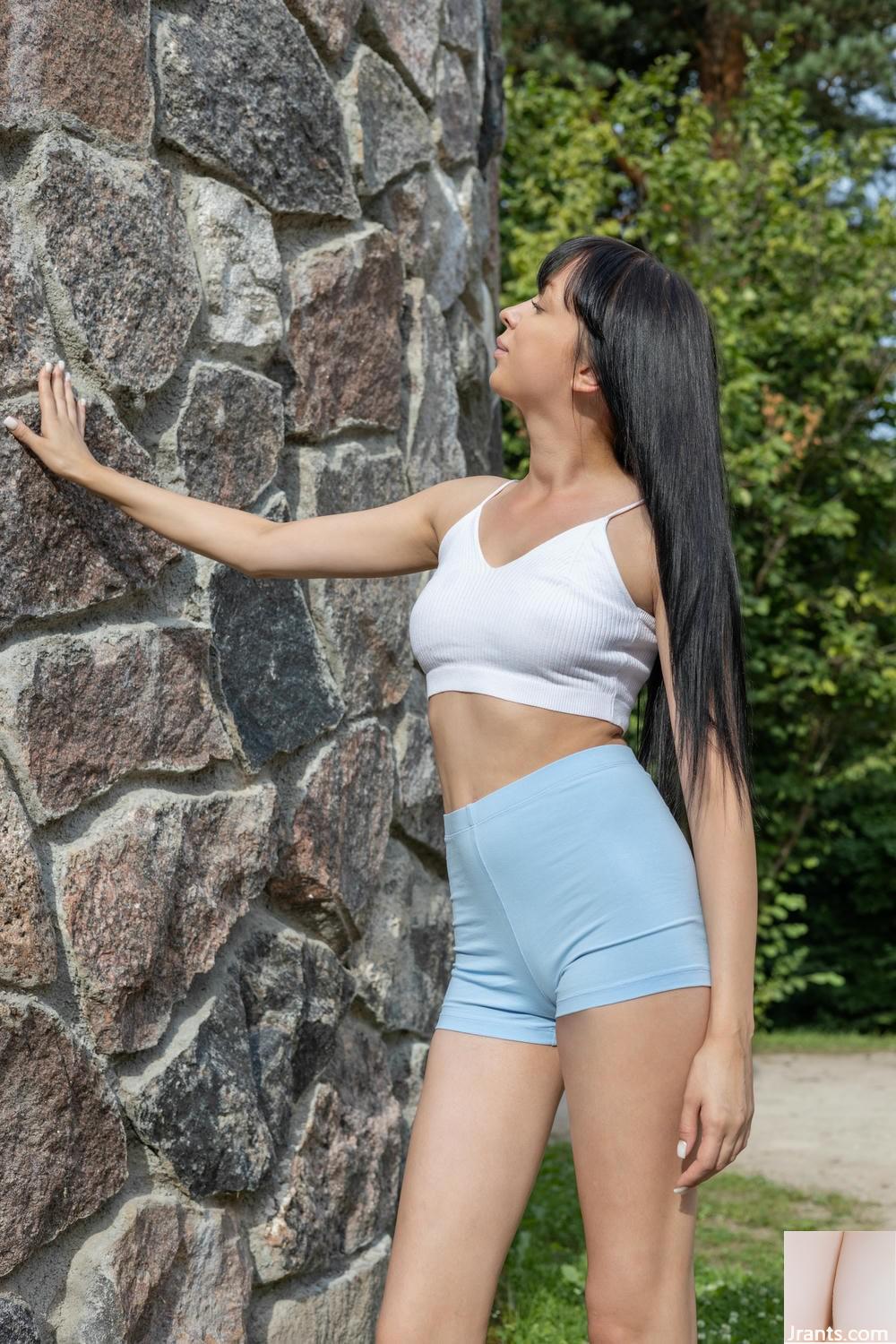 (MetArt) 24. Mai 2025 &#8211; Bernie &#8211; Schwüle (120p)
