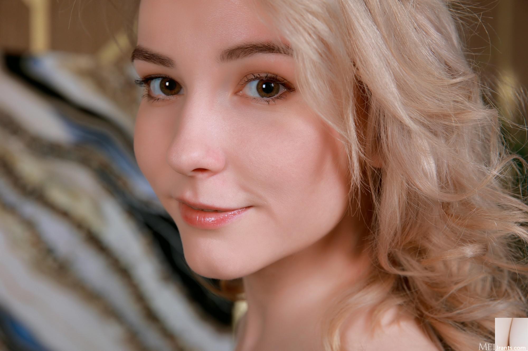 Polly White &#8211; دفتر خانه (105p)