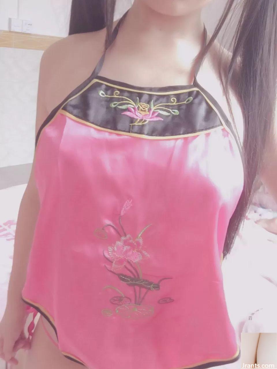 (سس سفید ناز) شکم صورتی (44p)