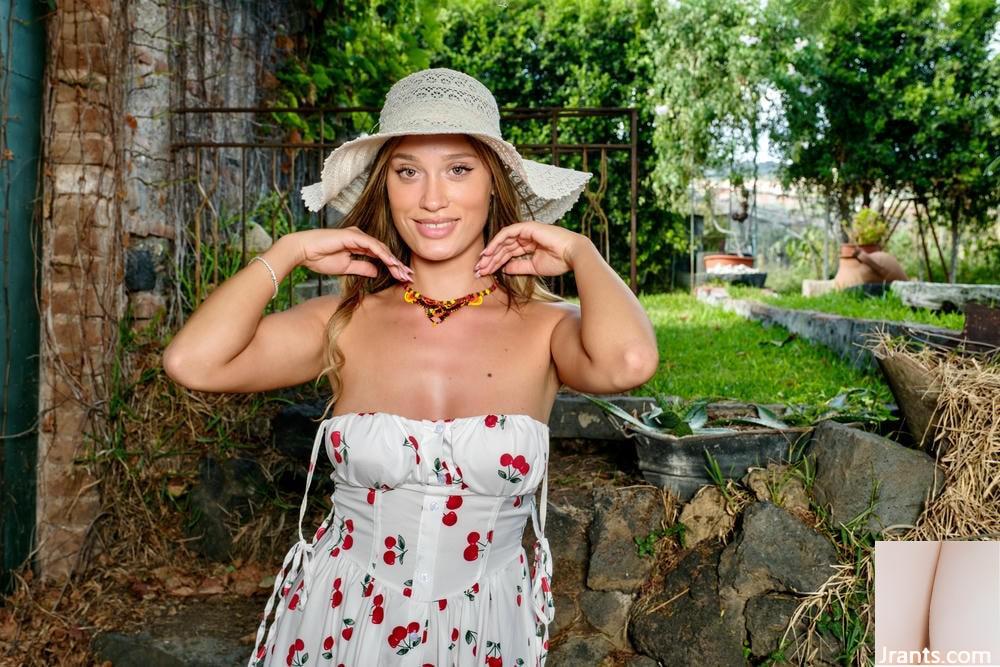 (MetArt) 26 مه 2025 &#8211; Venere Moras &#8211; Cherry Kiss (120p)