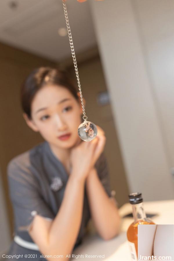 Tang Anqis hypnotisches Thema ist fähig und elegante professionelle Kleidung (82p)