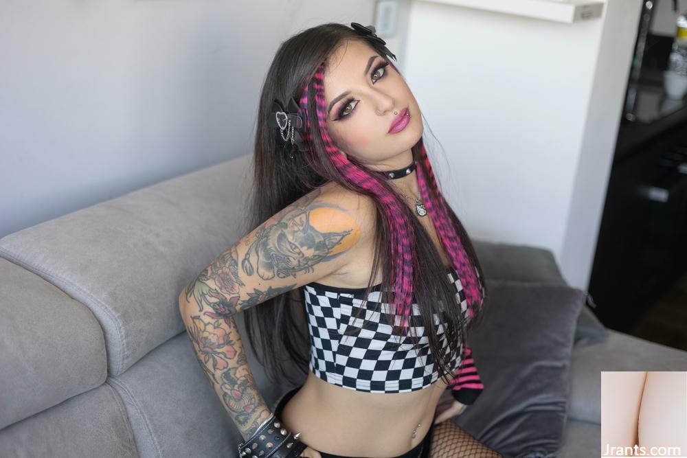 (Suicide Girls) 27 মে, 2025 &#8211; আলেসারোজ &#8211; ইমো ড্রিমস (64 পি)