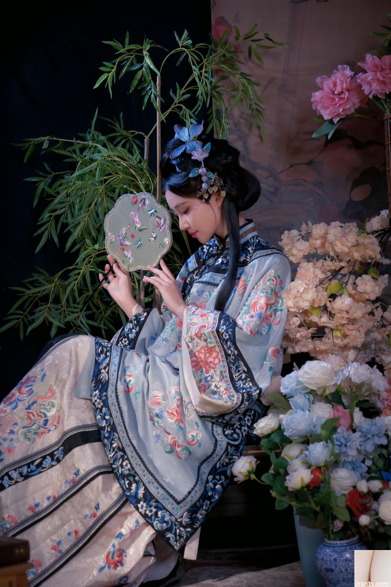 Nnian (عکس) &#8220;مار می آید&#8221; (232p)