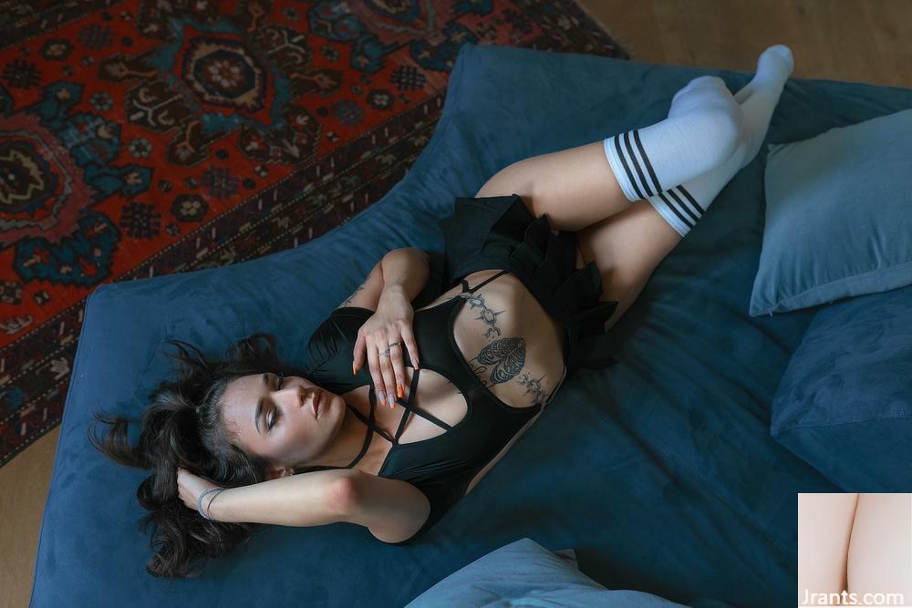 (Suicide Girls) 28 de maio de 2025 &#8211; Kurati &#8211; deixe acontecer (48p)