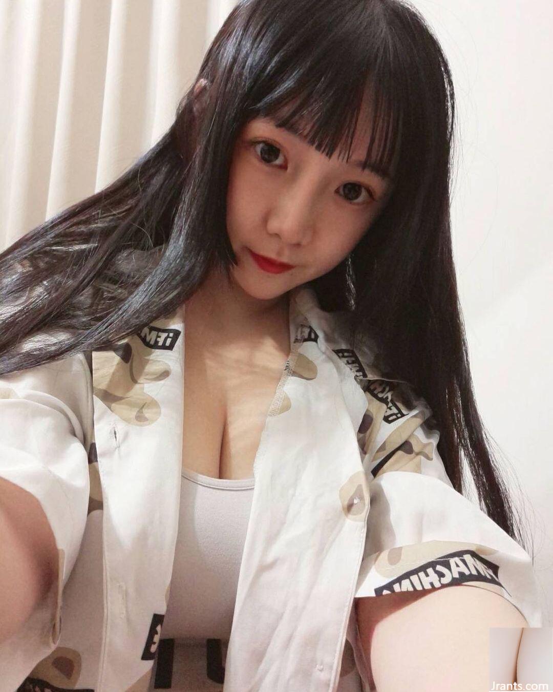 Das süße Mädchen &#8222;Xu Ganzai&#8220; zeigt, dass ihre weißen und zarten Brüste so verführerisch sind! (9p)