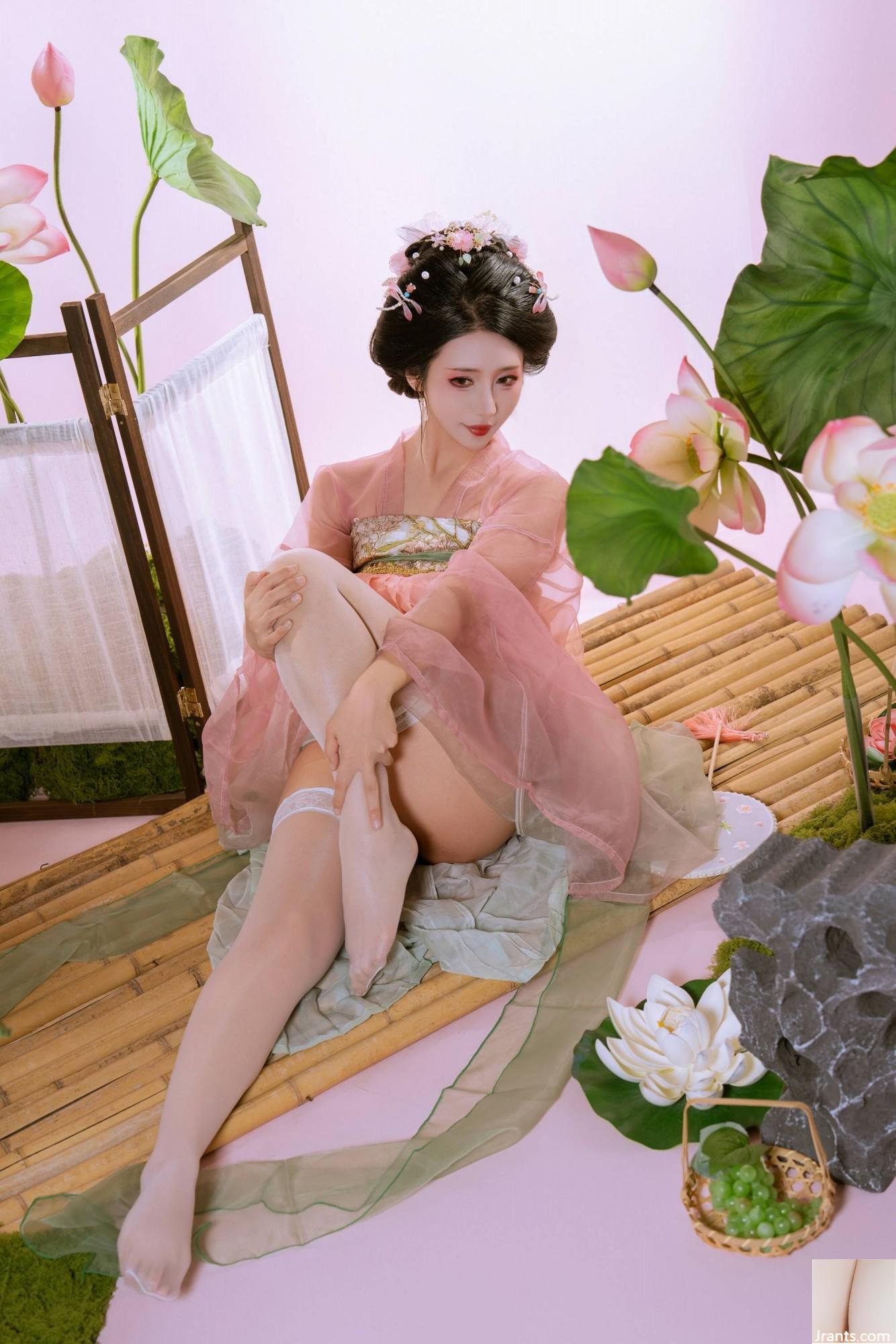 (مجموعه آنلاین) دختر رفاهی yunxixi &#8220;شیر هلو لوتوس&#8221; VIP Exclusive (93p)