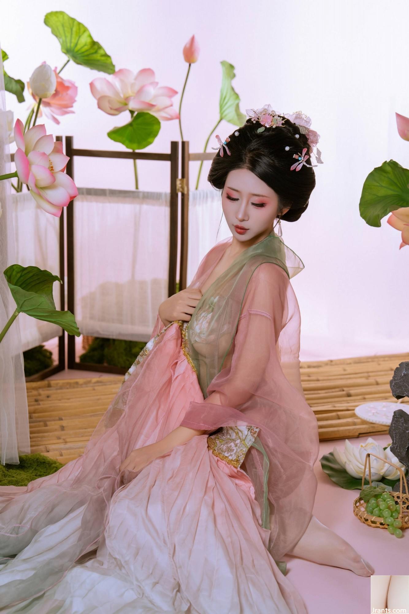 (مجموعه آنلاین) دختر رفاهی yunxixi &#8220;شیر هلو لوتوس&#8221; VIP Exclusive (93p)