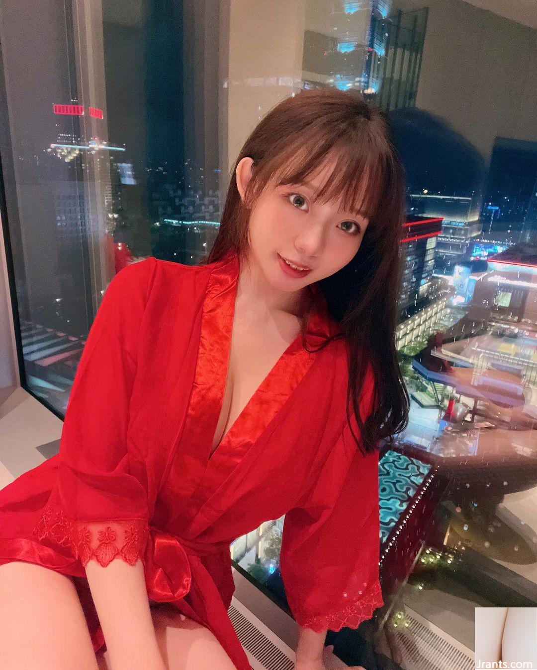 Sweet Girl « Zhan Zhuzhu » est fière et séduisante, et fait des gens instantanément en (10p)