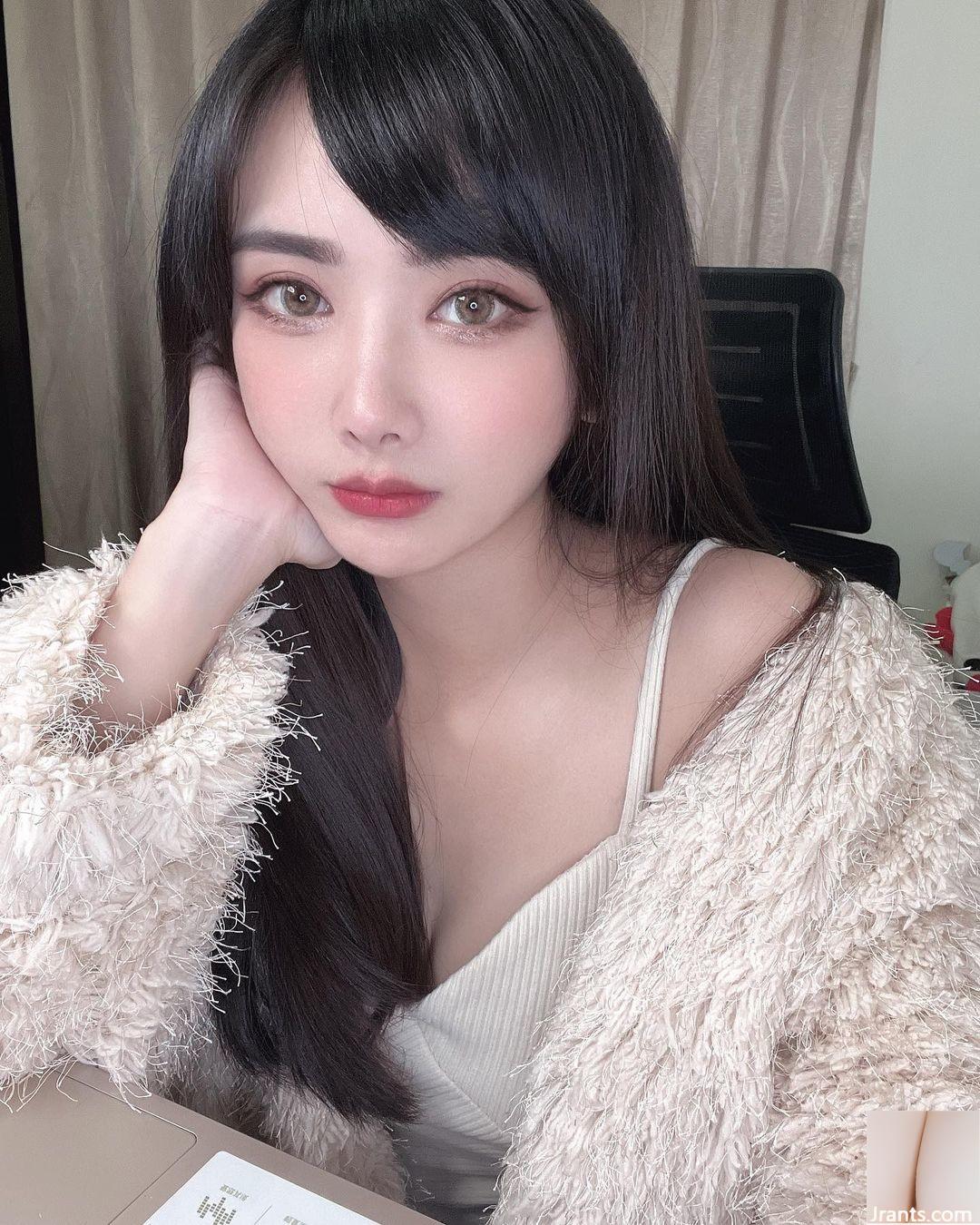 Top Pretty Girl « DiANDIAN » a une peau blanche et des caractéristiques faciales délicates aussi belles que ses caractéristiques faciales (10p)