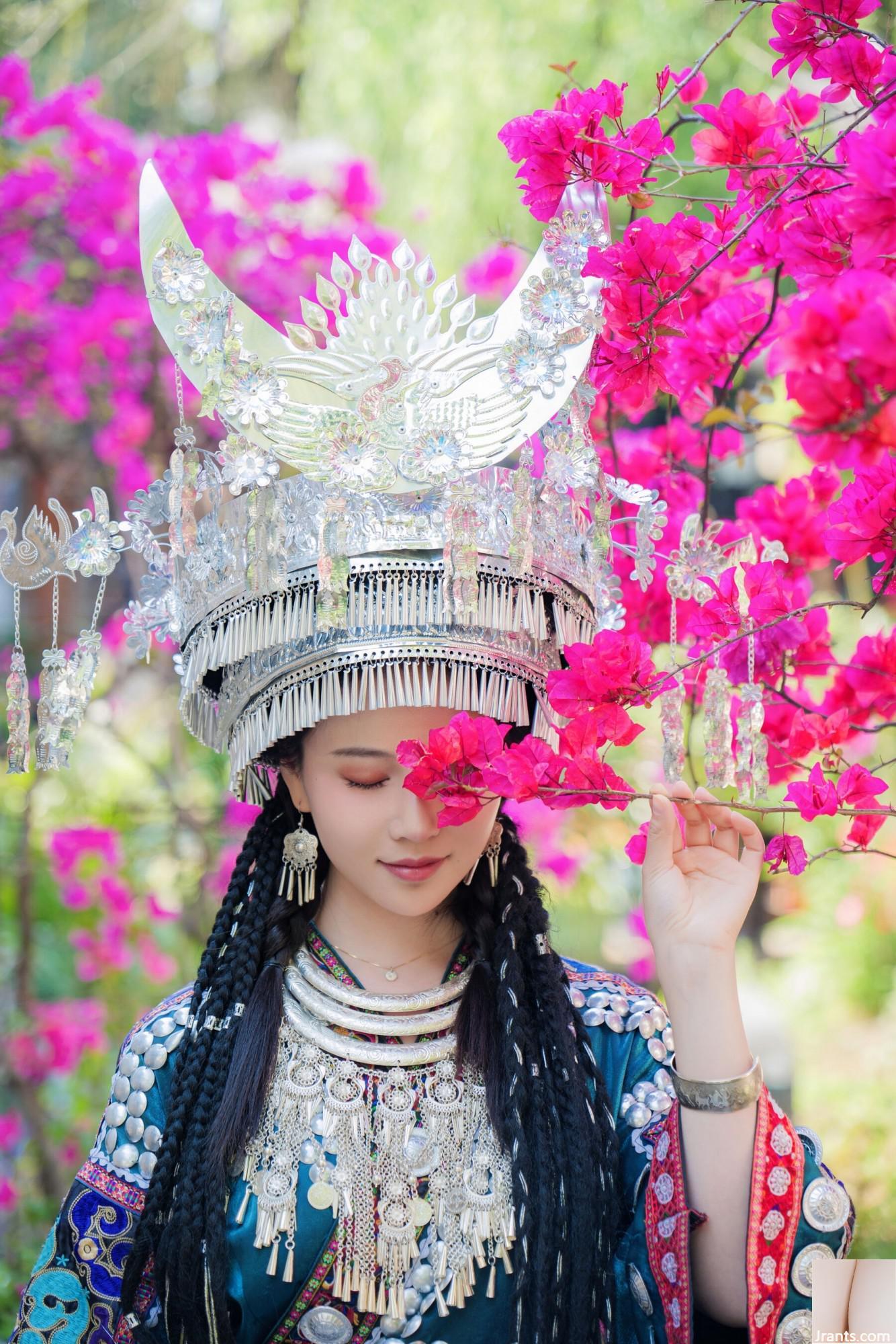 (النموذج الوطني للجسم البشري) Nian&#8221;Miaojiang Girl&#8221; (50p)