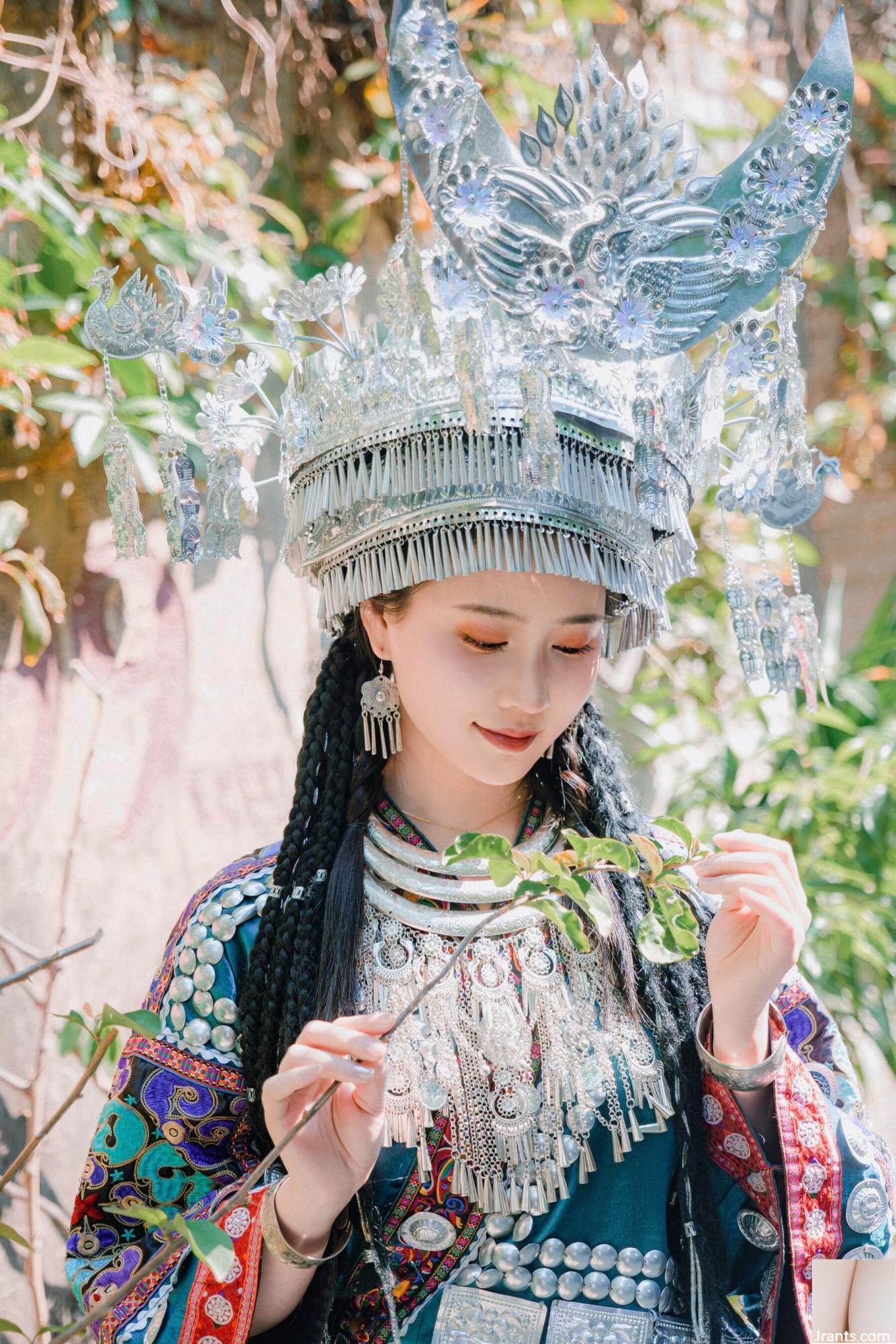 (النموذج الوطني للجسم البشري) Nian&#8221;Miaojiang Girl&#8221; (50p)