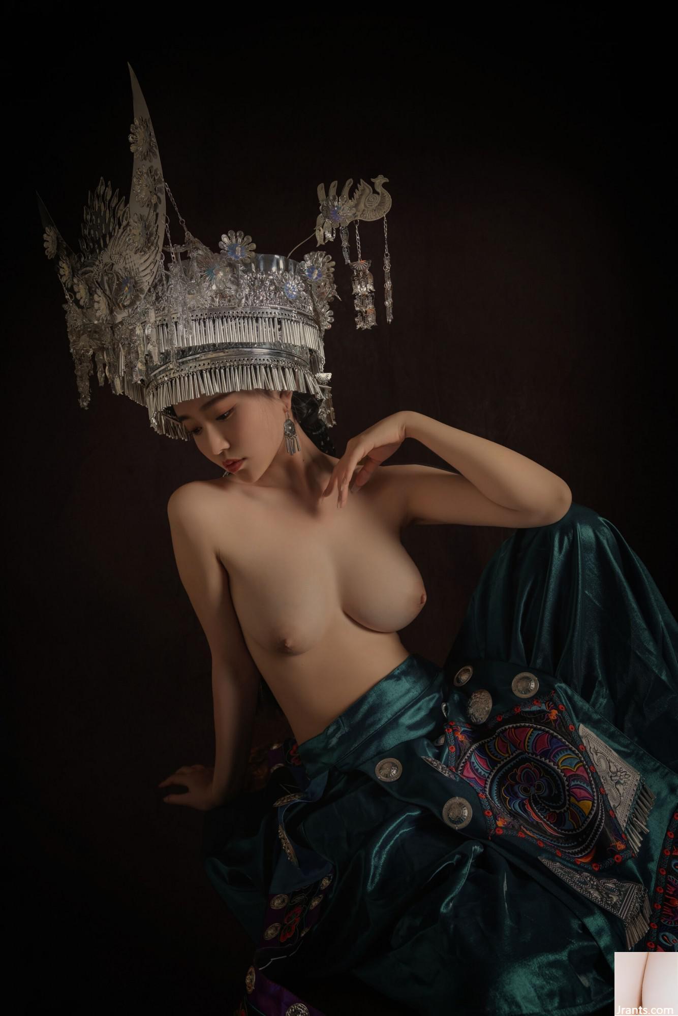 (Tubuh Manusia Model Nasional) Nnian&#8221;Miaojiang Girl&#8221; (50p)