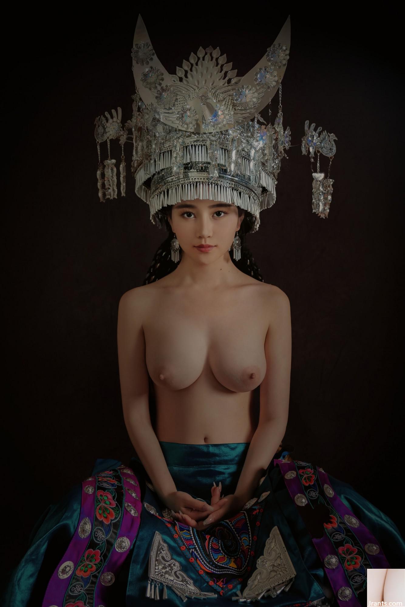 (Tubuh Manusia Model Nasional) Nnian&#8221;Miaojiang Girl&#8221; (50p)