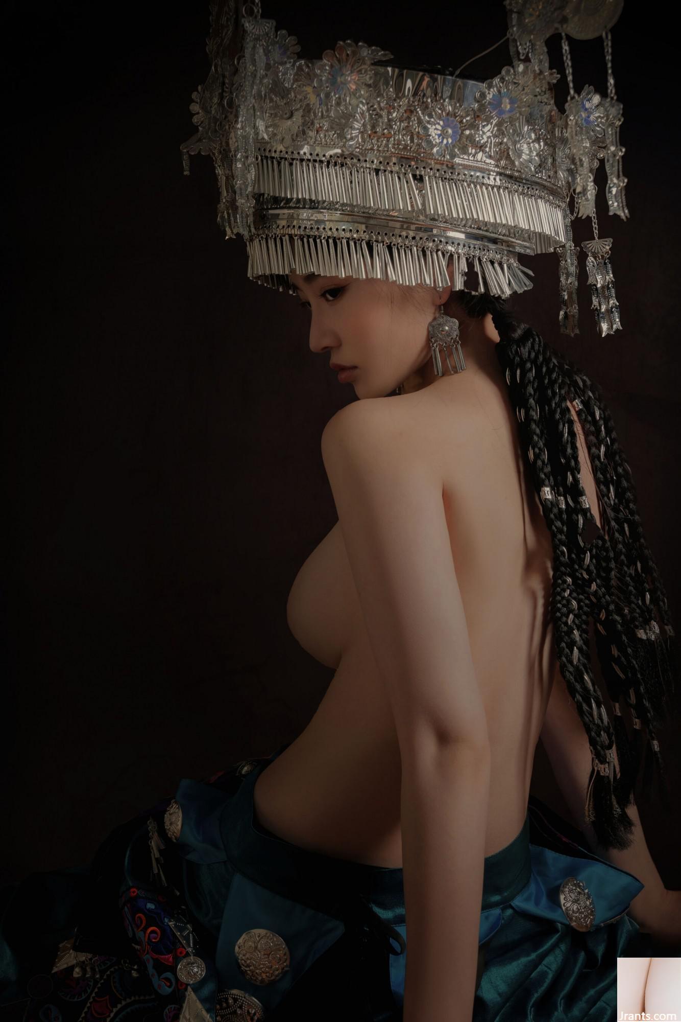 (Tubuh Manusia Model Nasional) Nnian&#8221;Miaojiang Girl&#8221; (50p)