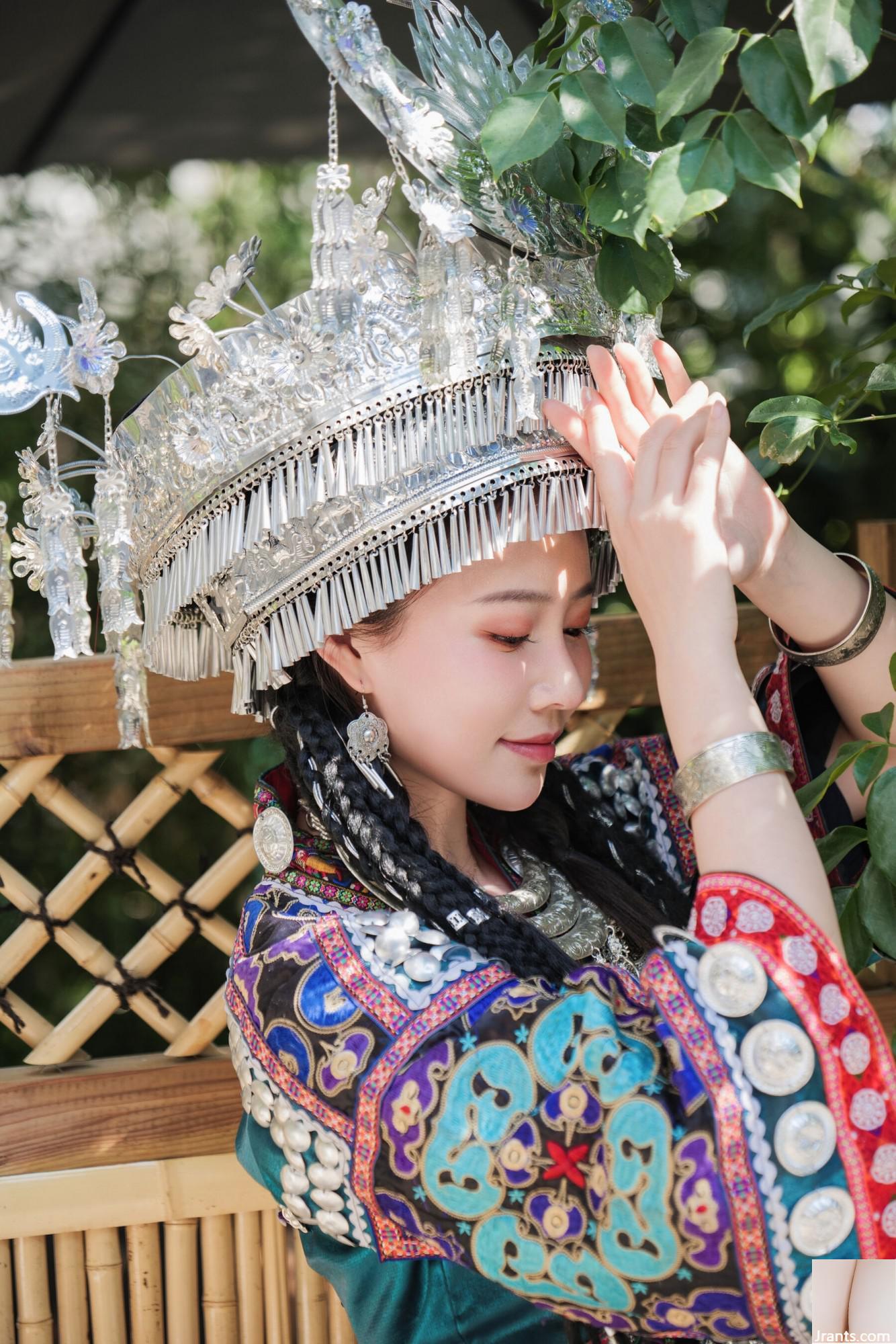(النموذج الوطني للجسم البشري) Nian&#8221;Miaojiang Girl&#8221; (50p)
