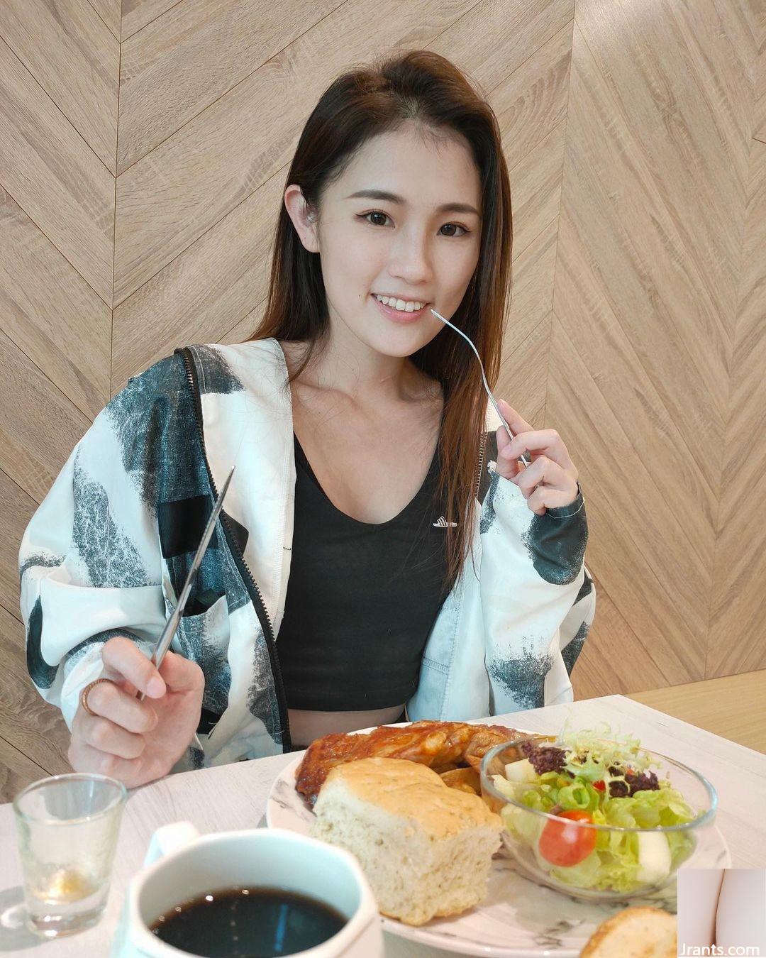 أجمل فتاة &#8220;Hua Qiaojuan&#8221; لها بشرة عادلة وجسم ناعم رائع (9p)