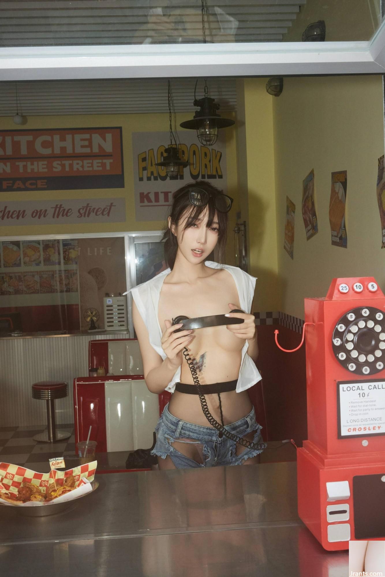 (Xiuren Extra) Le magnifique modèle de Xiuren Yueeryue « American Waiter » (97p)