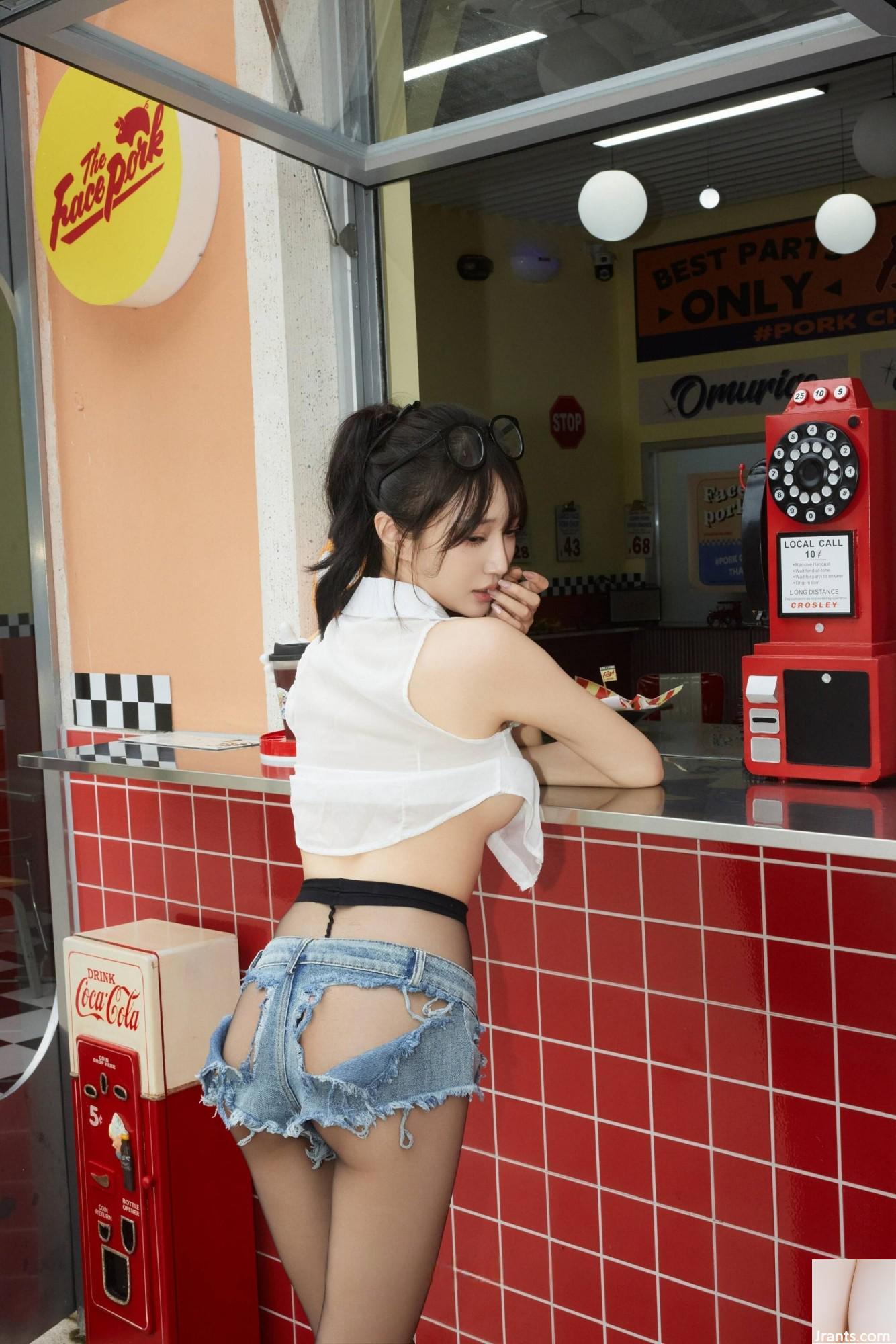 (Xiuren Extra) Le magnifique modèle de Xiuren Yueeryue « American Waiter » (97p)
