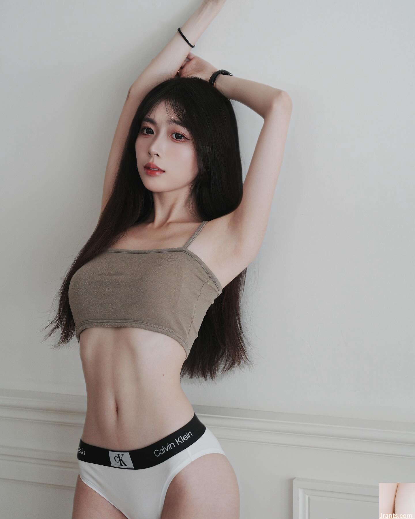 La déesse à longues pattes « Chen Qiyin » est parfaitement tentante des grooves profonds trop mal (10p)