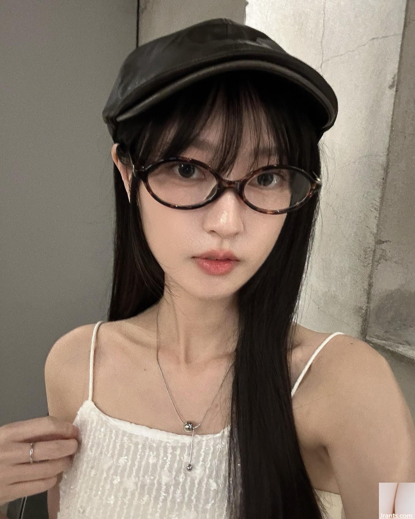 La belle fille d&rsquo;à côté « Wu Fang » est si heureuse avec Fair Body Beauty (10p)