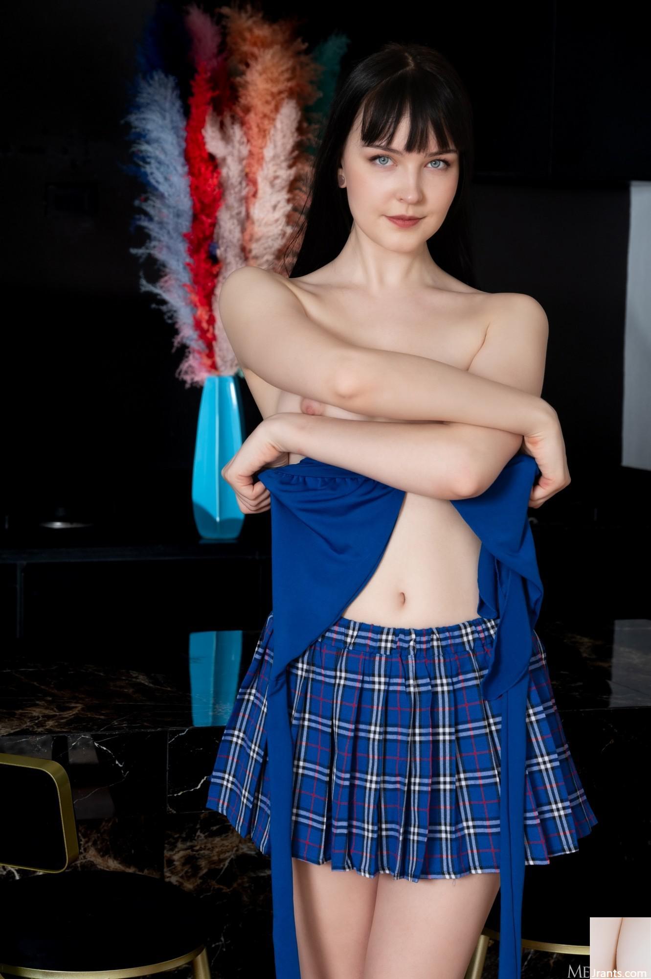Amelia Riven &#8211; Blue Plaid (102p)