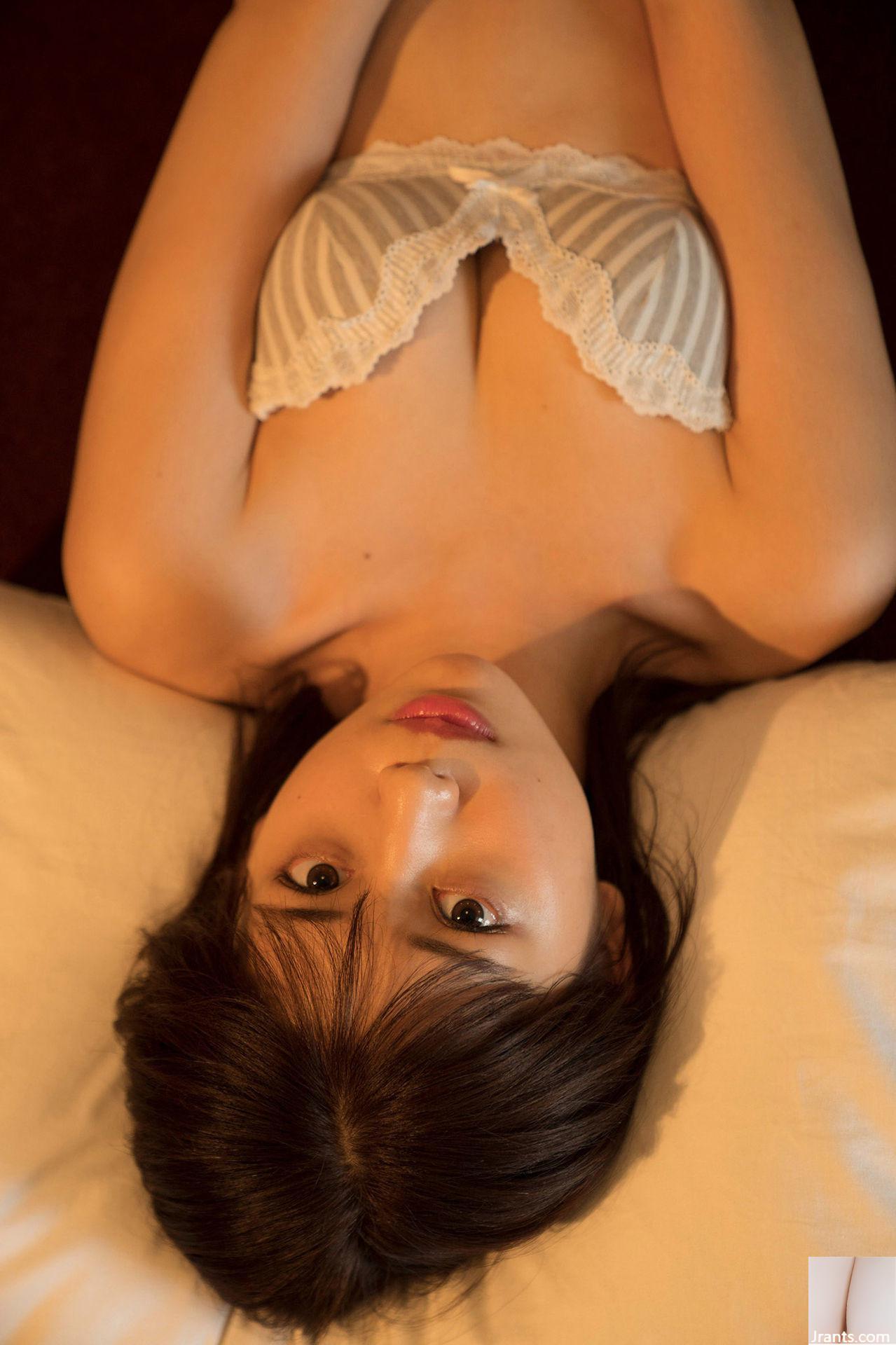 (Shirashishi Yui) တိုက်ခိုက်ရေးအာဏာနှင့်ပြည့်ဝသည်။ လူတွေကိုစိတ်ကူးယဉ်ဖို့စိတ်အနှောင့်အယှက်ဖြစ်စေတဲ့ရုပ်ပုံများ (36p)