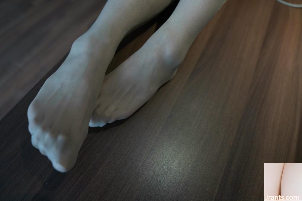 (Coleção na Internet) Pêssego-Foto privada em larga escala da figura jovem e bonita-1 (97p)