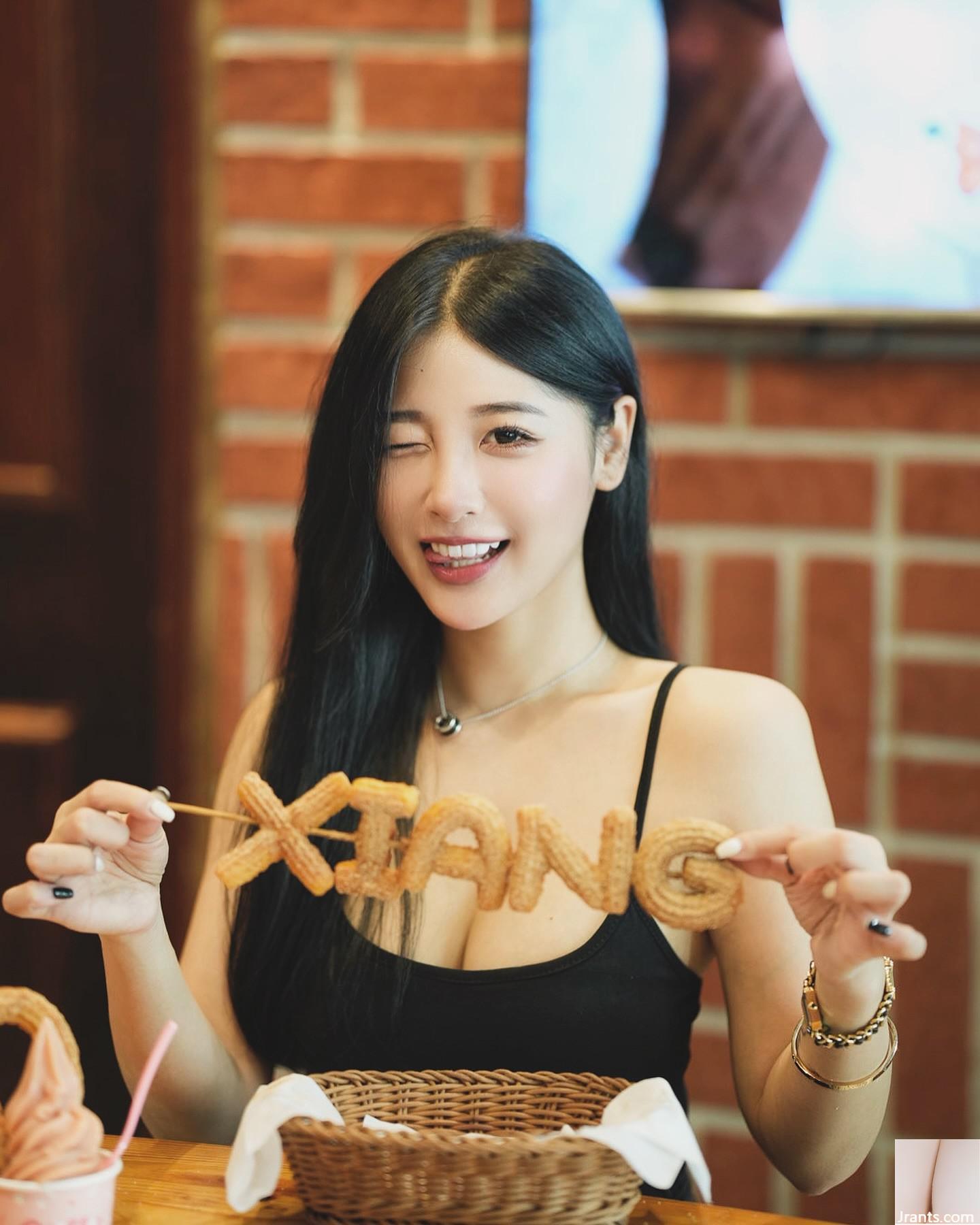 تنحدر الجنية إلى الأرض &#8220;Zeng Xiangling_xiangling_xiangling&#8221; تكشف عن ثدييها وإغراءها قاتلة (10p)