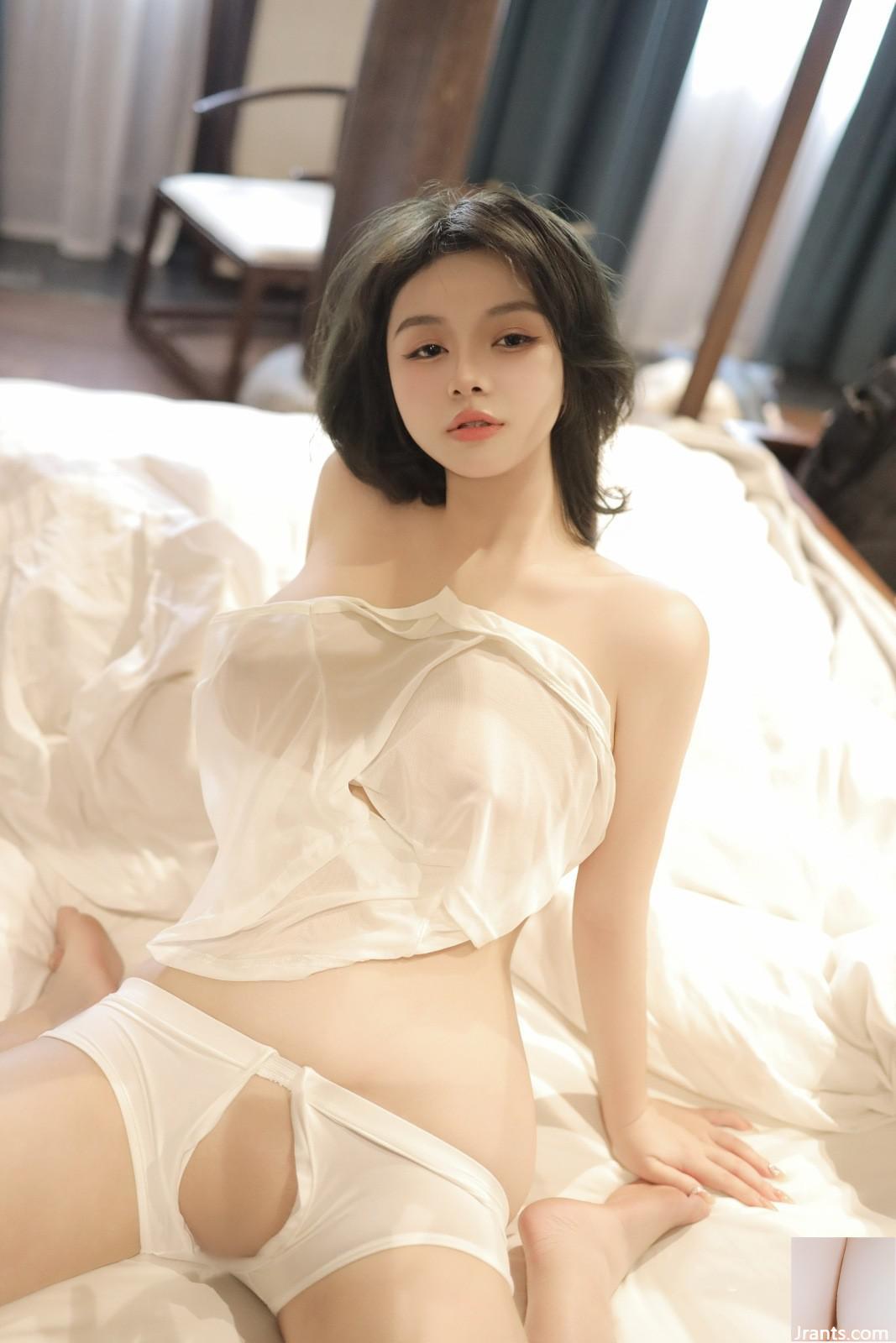 (XR Uncensored) Contempt Yise White Underwear Edition (94p)
