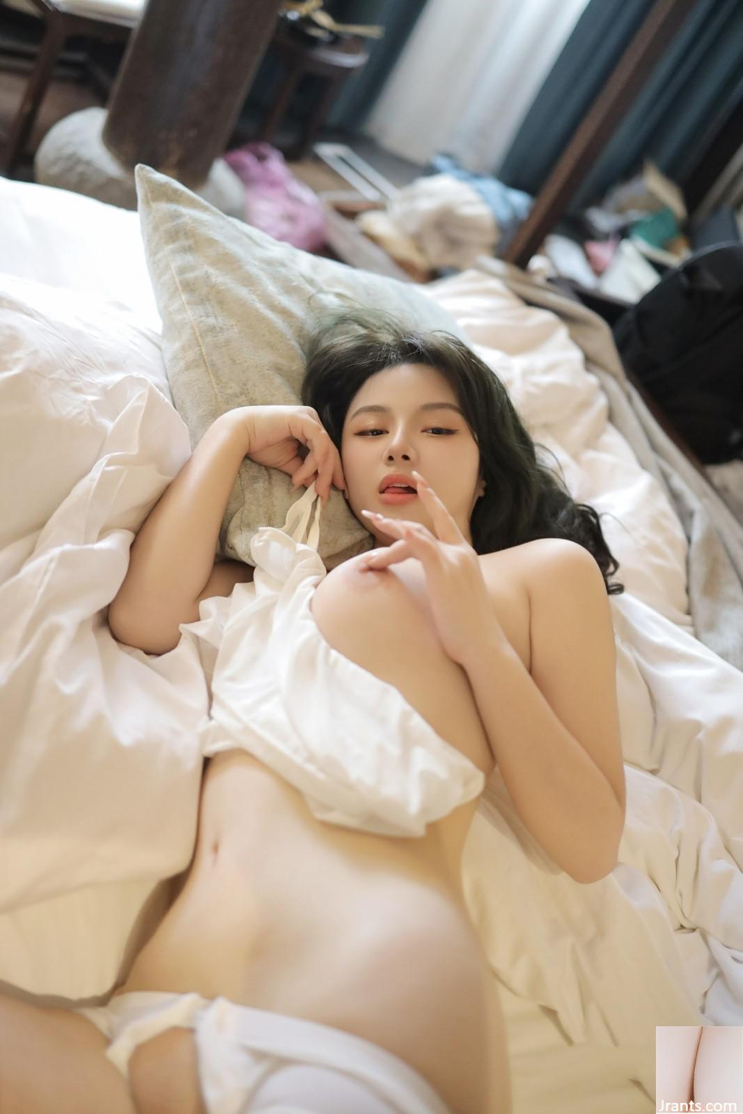 (XR Uncensored) Contempt Yise White Underwear Edition (94p)