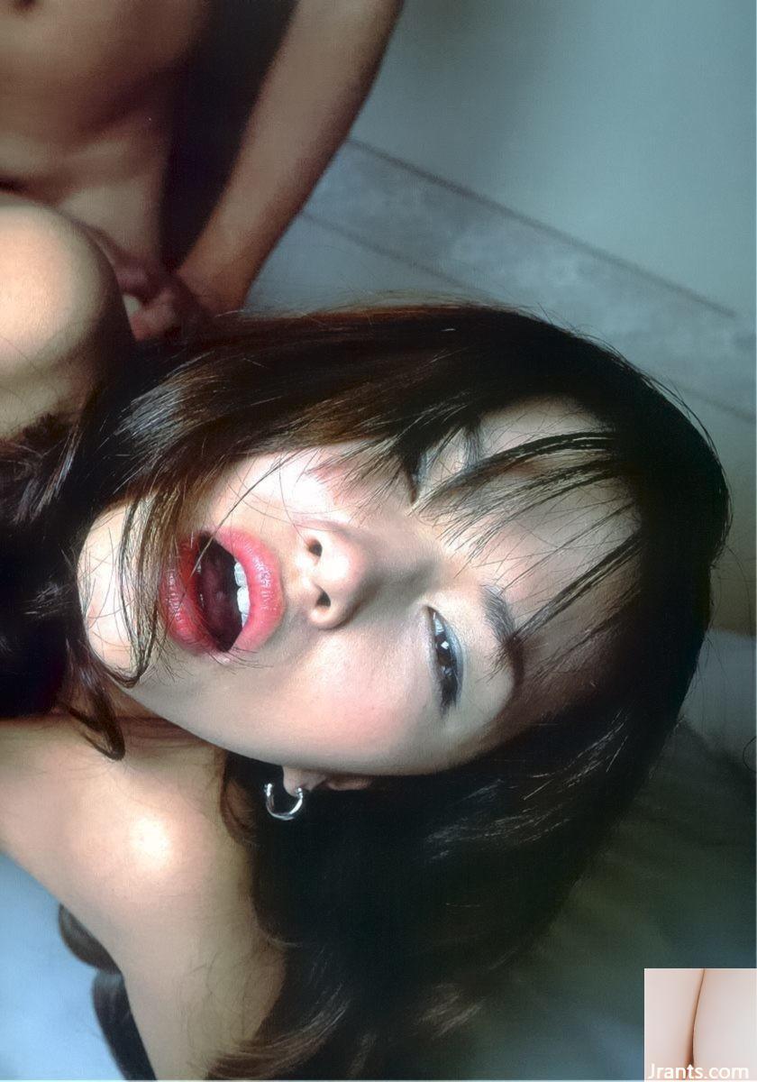 Kuramoto Mai Porn Star in Ura-Books آوریل 2003 ماهانه متولد 25 اکتبر 1979 (52 صفحه)