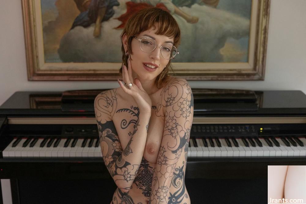 (Suicide Girls) 06 ژوئن 2025 &#8211; Missfernandez &#8211; Piano Muse (61p)