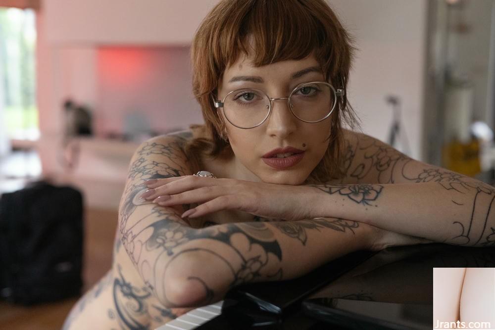 (Suicide Girls) 06 ژوئن 2025 &#8211; Missfernandez &#8211; Piano Muse (61p)