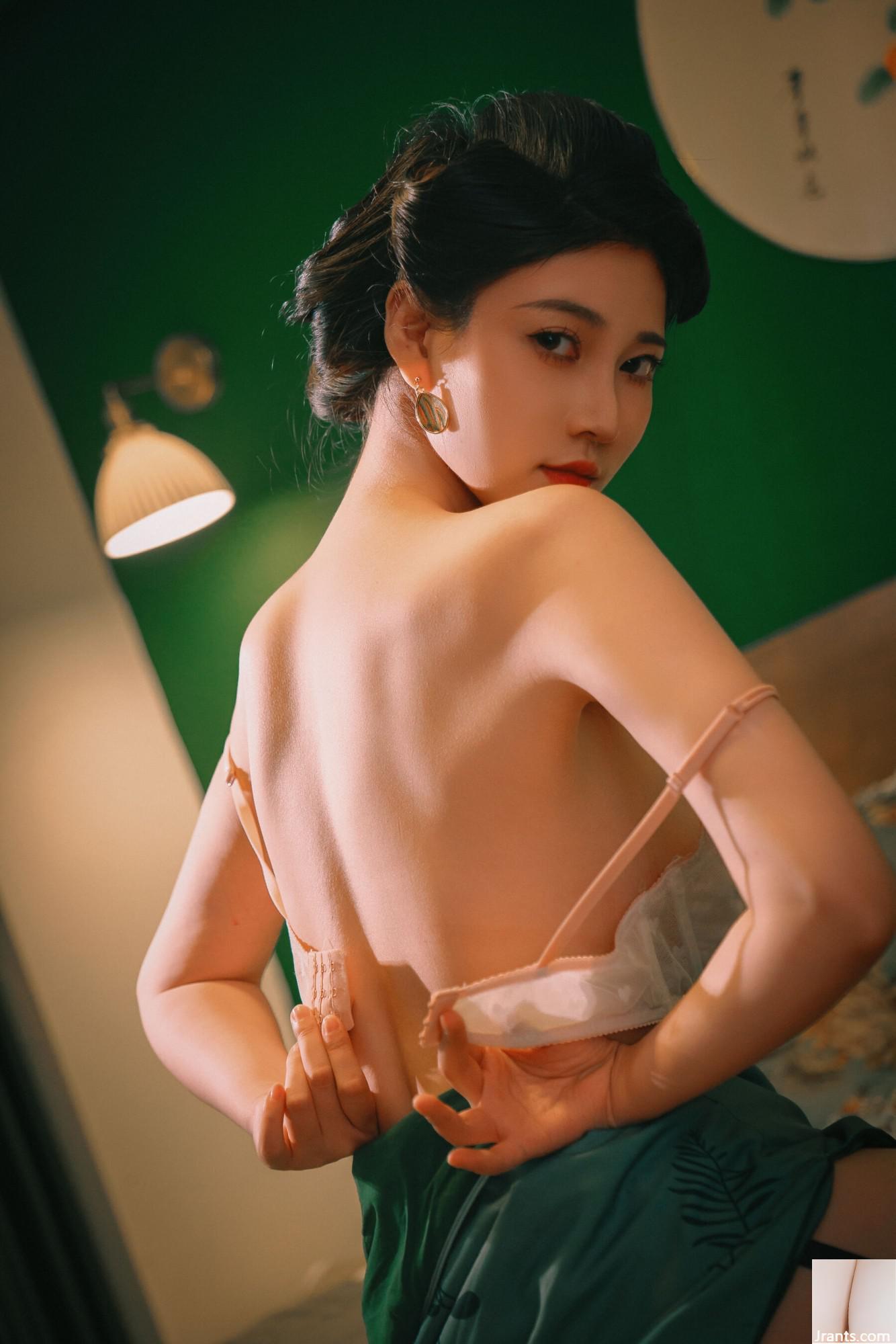 (Foto de conjunto de modelos chineses) Nnian&#8221;Flores no mar&#8221; (80p)