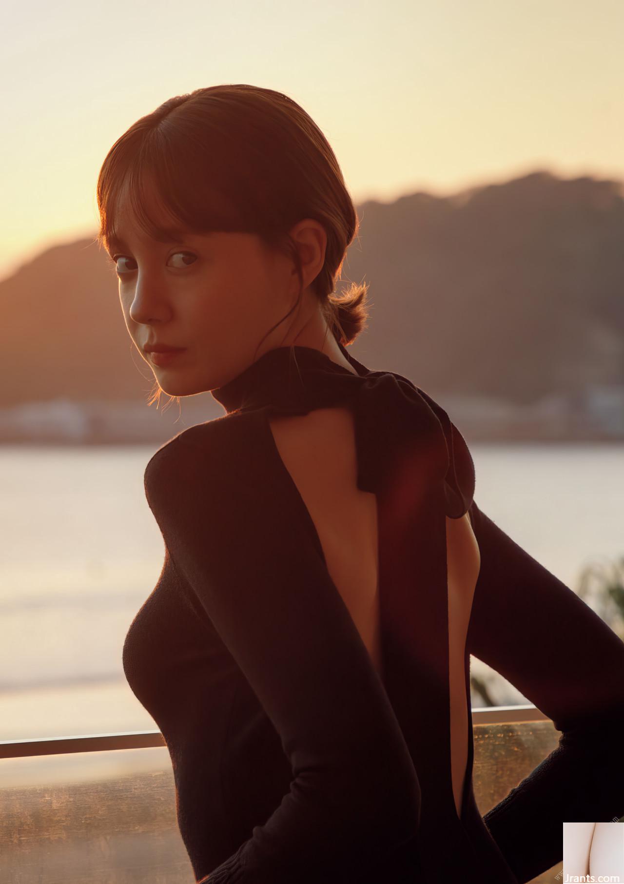 (トリンドル Rena) La rainure profonde ne peut pas être cachée &#8230; la figure chaude est si attrayante (33p)