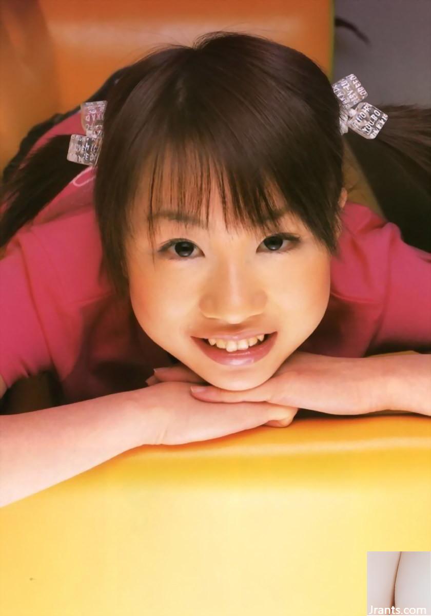 Aizawa Yui Porn Star dans Ura-Books août 2004 Vos yeux &#8211; (53p)