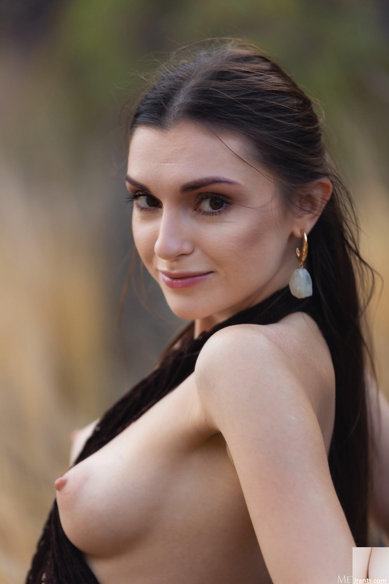 Monika May &#8211; Wild Allure (109p)