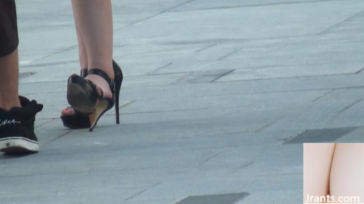 (Collection en ligne) Suivez la rue pour prendre des photos de la fille sexy portant une tenue rose sans dos (21p)