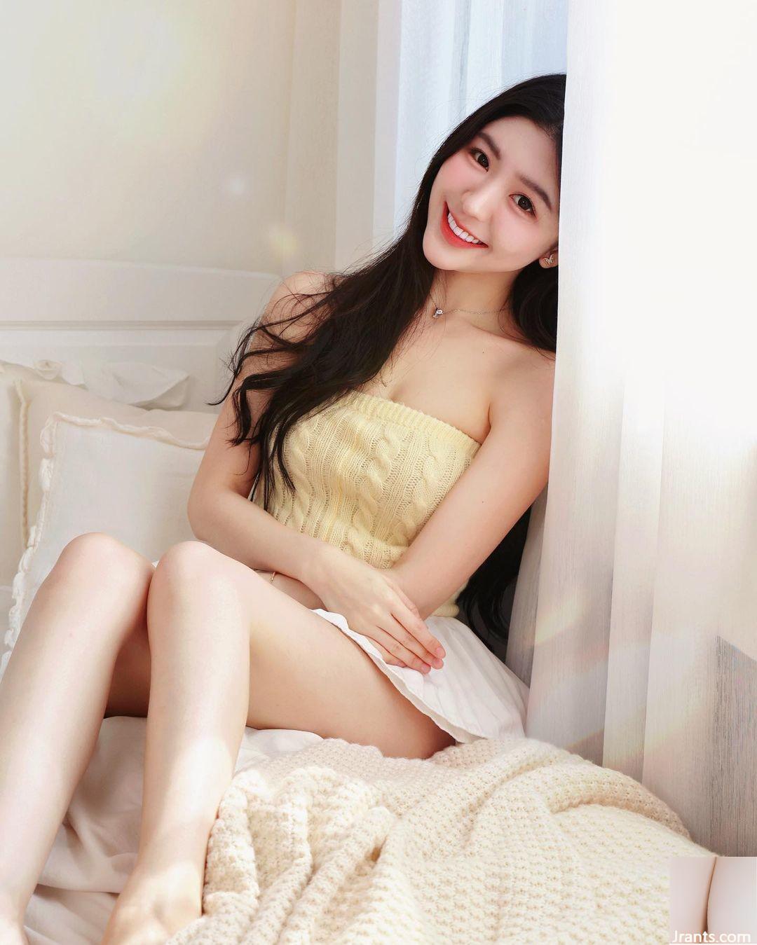 Une fille fraîche et belle « Zhang Anqi » a un doux sourire et semble enivrant (10p)