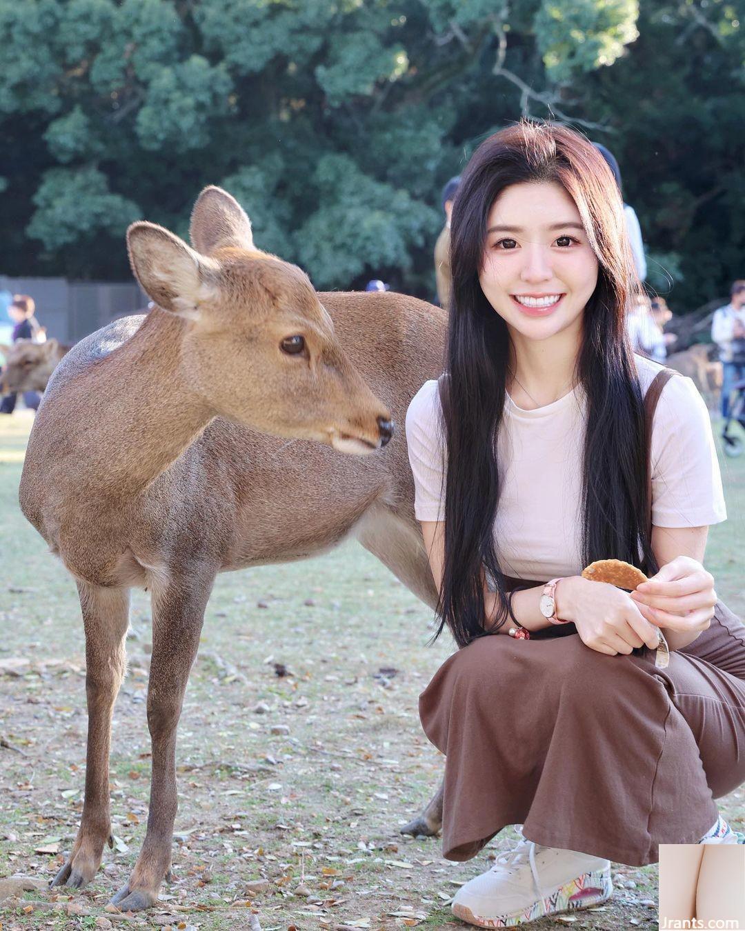 Une fille fraîche et belle « Zhang Anqi » a un doux sourire et semble enivrant (10p)